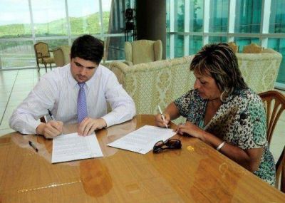 El Gobierno firm� un convenio con la Universidad Nacional de San Luis