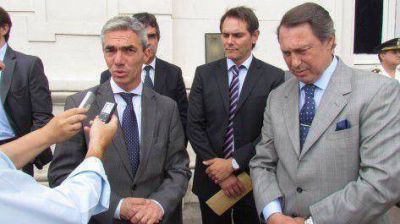 Meoni y Casal presentaron nuevos vehiculos policiales para Jun�n