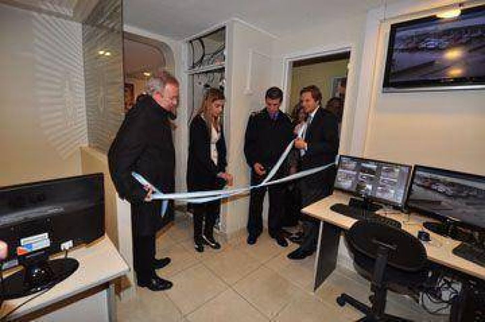 Inauguraron centro de monitoreo y vigilancia