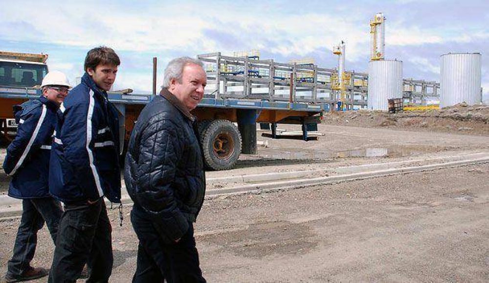 El Gobernador impulsa y avala una empresa de dudosa capitalizaci�n y de ninguna experiencia
