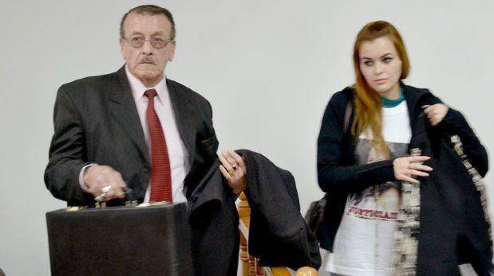 El viernes se casa la gemela con el asesino de su hermana