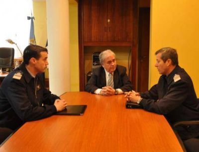 Intendente Cant�n recibi� al jefe de la Base A�rea con asiento en nuestra ciudad