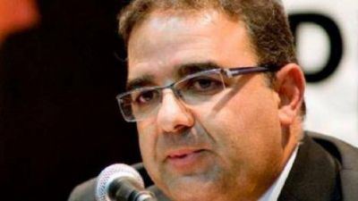 Jalil se adelant�; deposit� el medio aguinaldo y estudia un premio de $300