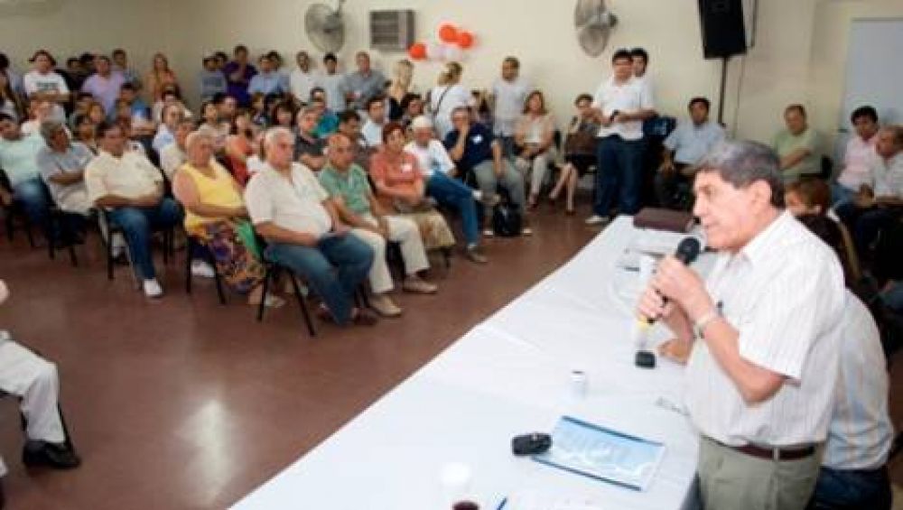 Duro documento de la UCR por la gesti�n de Corpacci