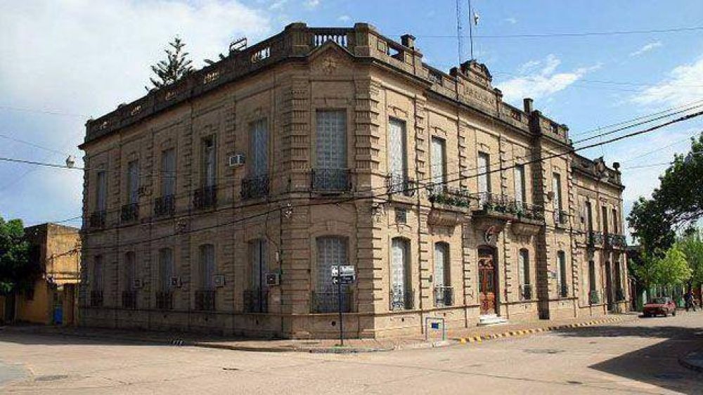 La Paz: concejales dieron marcha atr�s con el aumento de sueldos	