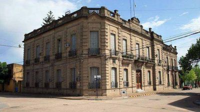 La Paz: concejales dieron marcha atr�s con el aumento de sueldos	