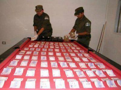 Incautaron m�s de ocho kilos de coca�na e importante cantidad de dinero en Paran�