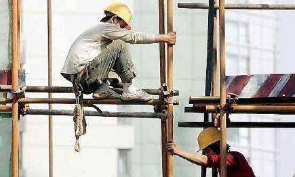 Un obrero se cay� de un andamio en una obra en construcci�n
