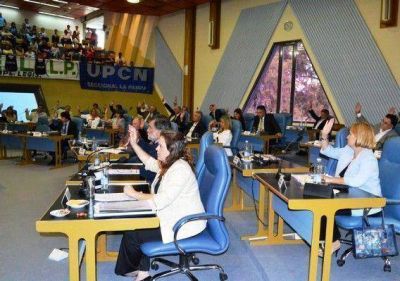 Se aprobaron dos leyes clave: la paritaria estatal y la de la Ni�ez