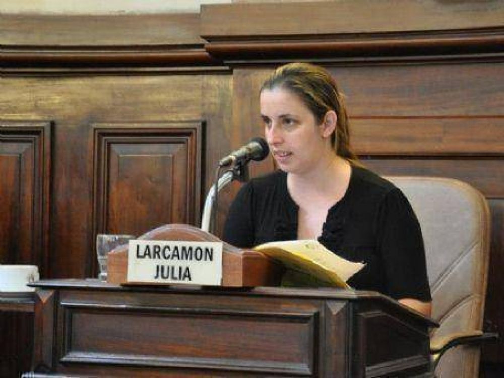 Julia Larcam�n: �Apuntamos a fomentar el reciclado y a contaminar lo menos posible�