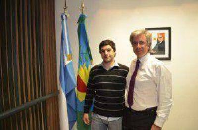 Armend�riz entreg� subsidio al CEUS, destinado al nuevo edificio