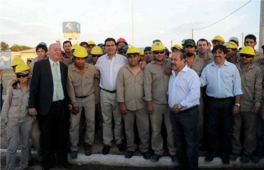 Capitanich inaugur� obras en Santa Sylvina que "garantizan el sendero del progreso"