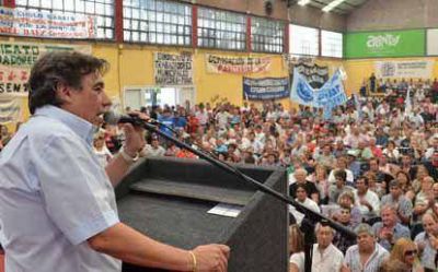 El �Cholo� Garc�a asumi� un nuevo mandato al frente de la FESIMUBO