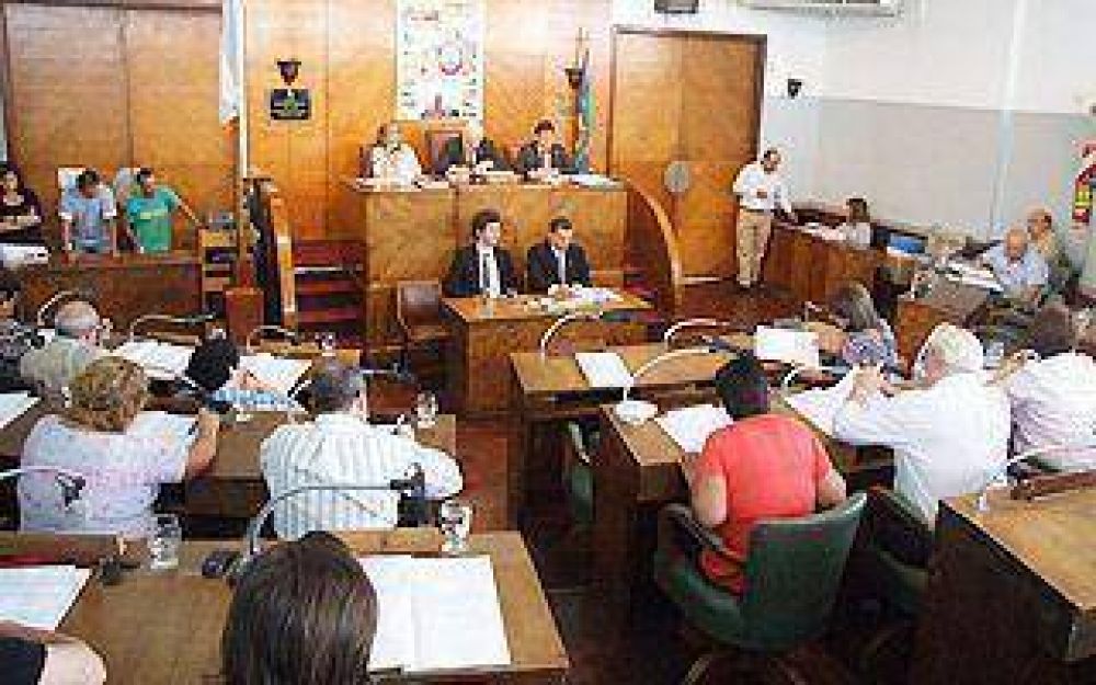 LOMAS: El Concejo pidi� a Provincia que construya un nuevo hospital
