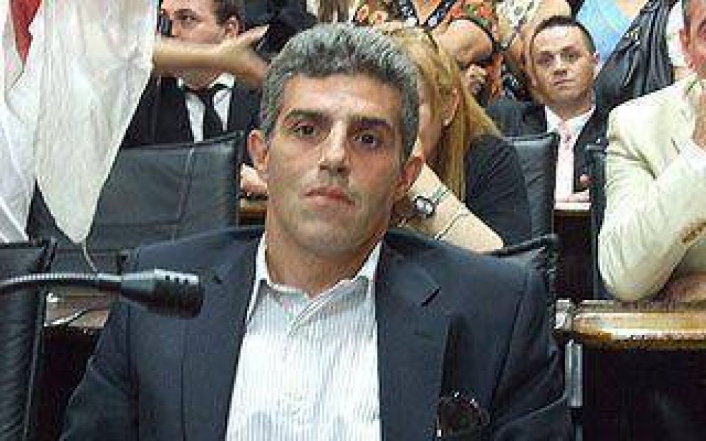 LAN�S: Deibe: �Ser�a mucho m�s valiente decir nombres cuando se critica�