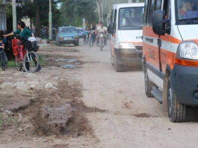 Falleci� la joven que se cay� en un pozo en las calles destruidas de la ciudad de Z�rate