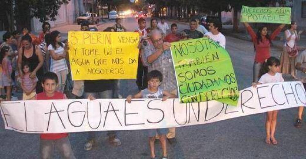 Urgente: en Campamento de Alta C�rdoba necesitan el agua potable