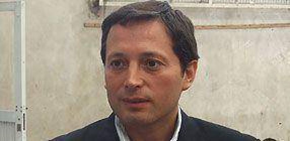  ECHEVERR�A | ELECCIONES    En silencio, Gray va armando su lista