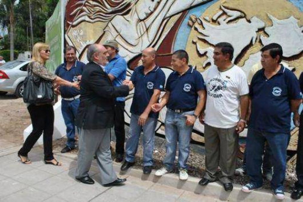 "Esa sangre derramada permiti� la democracia"