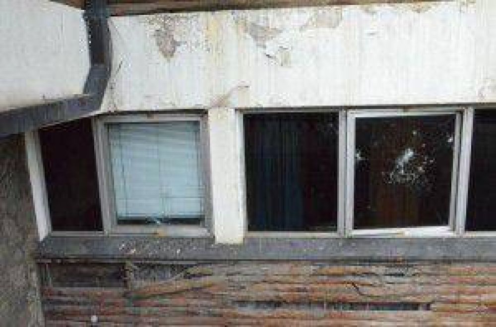 Gobierno radic� denuncia penal por destrozos y exige a Sciurano que se haga cargo del costo de las reparaciones
