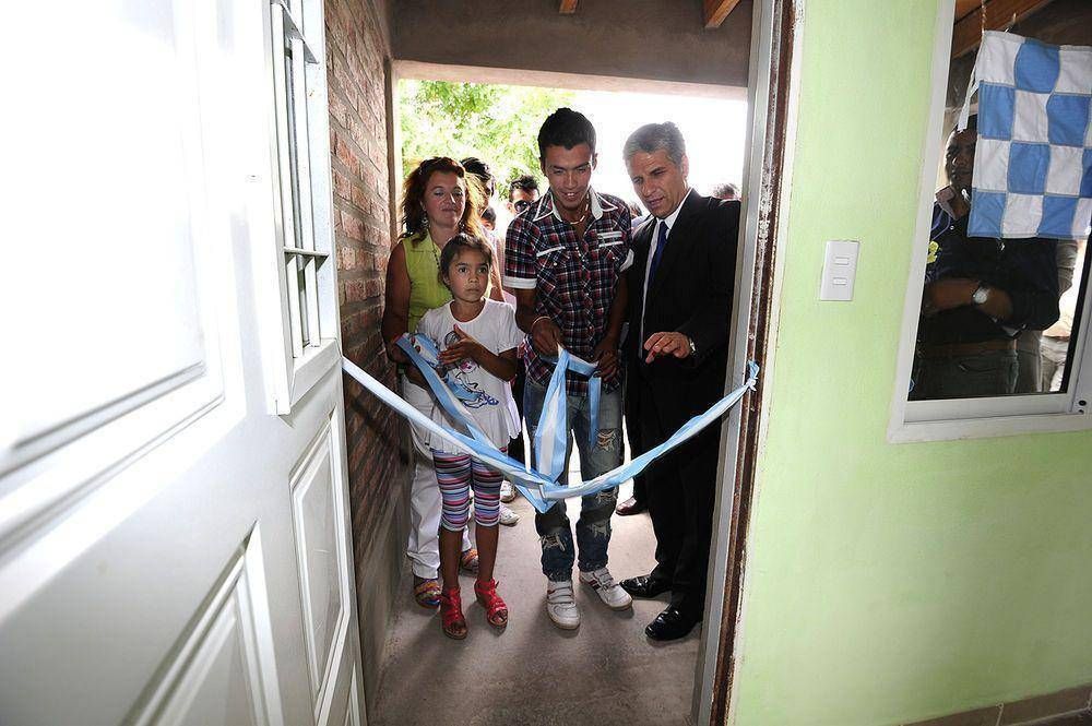 Plan Solidaridad: Una familia de inclusión social recibió su nueva vivienda