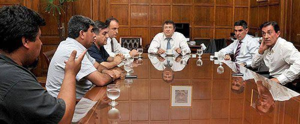 Yauhar se reuni� con el due�o de Conarpesa que se comprometi� a reicorporar a los trabajadores despedidos