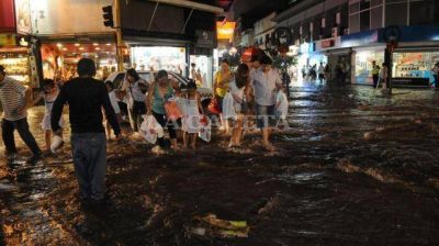 Una intensa tormenta azot� a Tucum�n