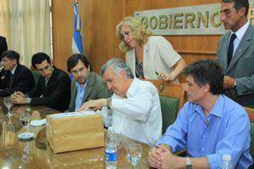Tres oferentes para la red interna de riego