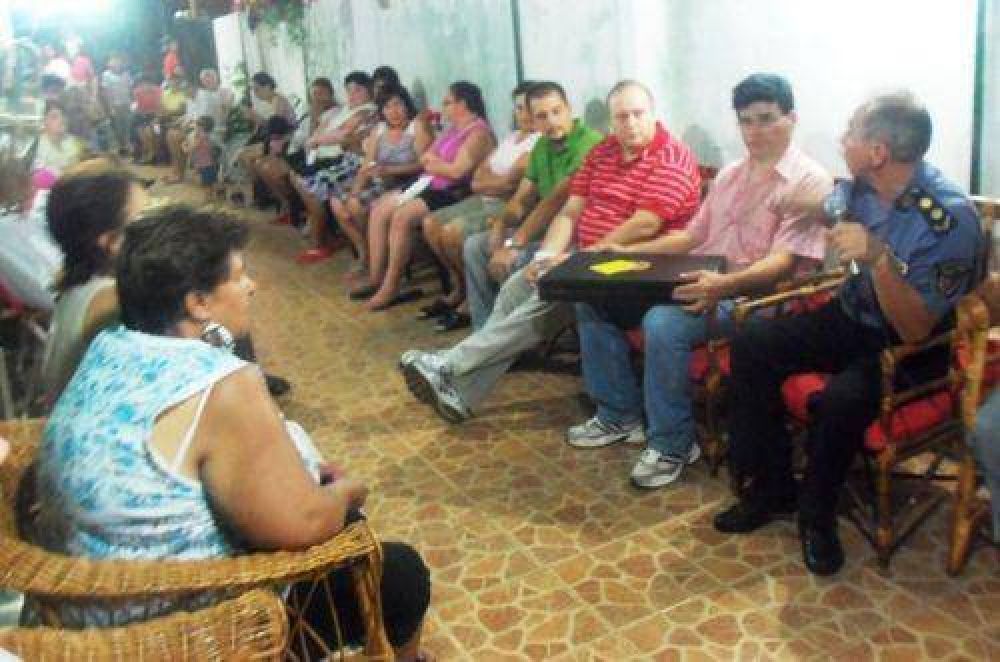 Polic�a Comunitaria contin�a trabajando en los Foros de Seguridad Vecinal