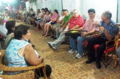 Polic�a Comunitaria contin�a trabajando en los Foros de Seguridad Vecinal