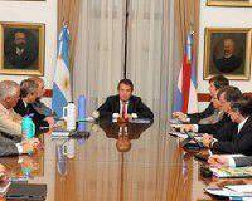 Urribarri �ni remotamente� piensa en ir por la re-reelecci�n