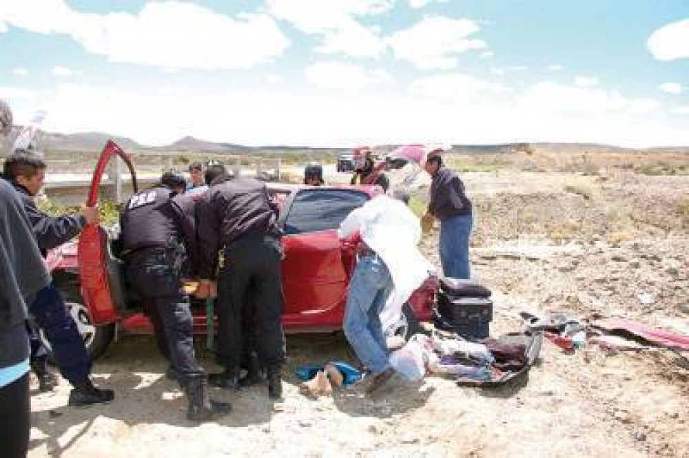 Dos personas lesionadas en vuelco