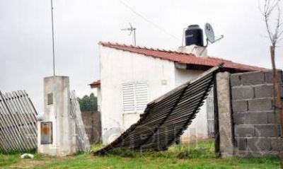 El temporal vol� techos y tir� �rboles