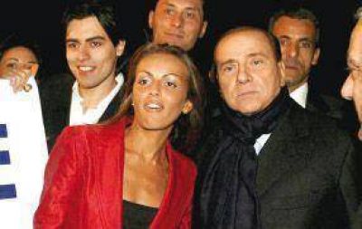 Berlusconi volvi� a la pol�tica italiana con marchas y contramarchas