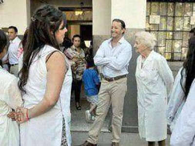 Intendente Insaurralde entreg� diplomas en Lomas de Zamora