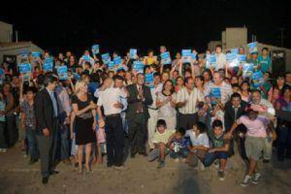 En 2013 entregar�n las viviendas con servicios y calles pavimentadas