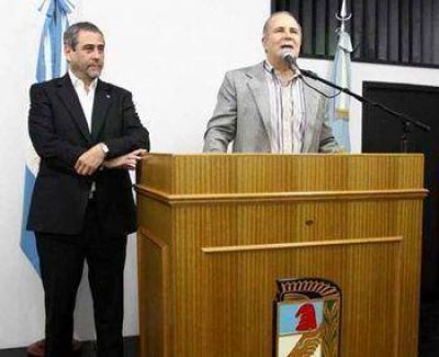 Por la interna con Cacho Alvarez, el intendente de Avellaneda hizo purga de funcionarios