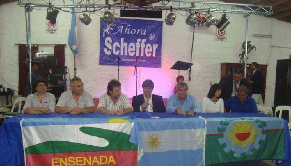 Desde Ensenada, Scheffer cerr� el a�o con un gran acto en el que llam� a acompa�ar a Massa 