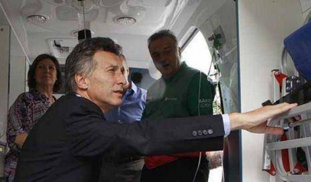 Macri present� nuevas unidades m�viles del SAME