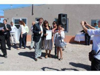 Weretilneck destac� que "estamos terminando un muy buen a�o en materia habitacional