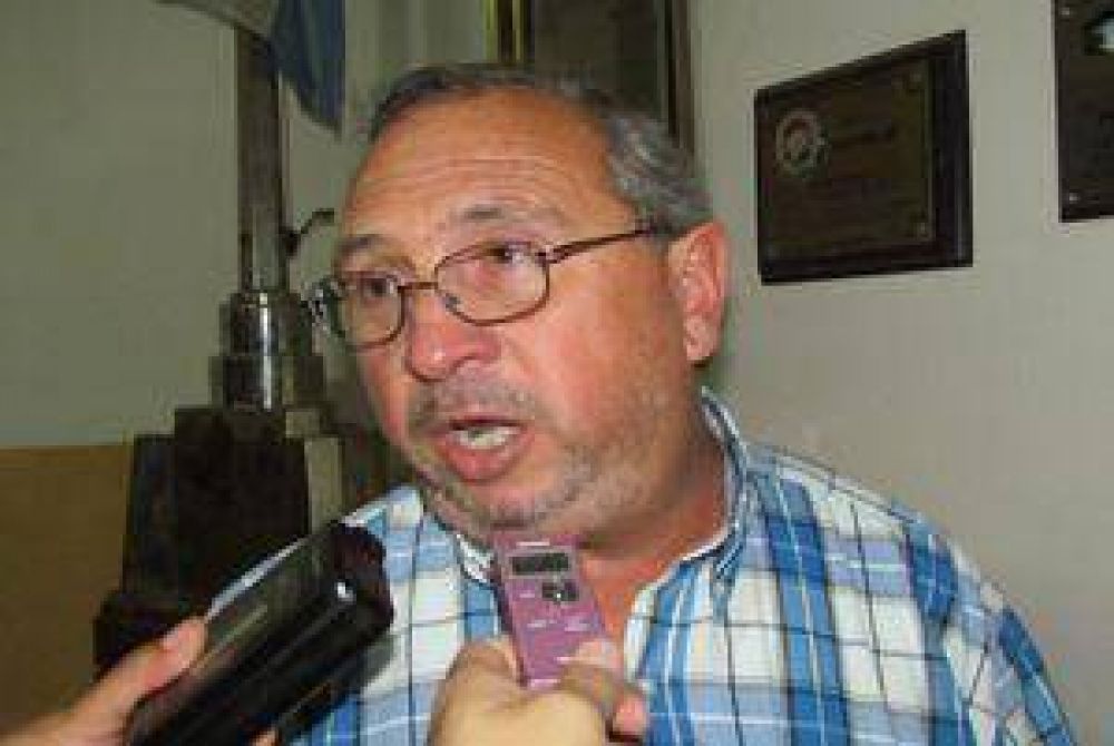 Villa de Paso: �Hay demasiadas manos en el medio�