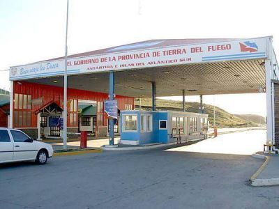 Estiman que 10 mil fueguinos saldr�n de la isla por tierra durante el fin de semana
