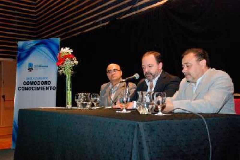 Entregaron m�s de 250 certificados a emprendedores