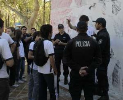 Industrial: por el mural K crece el esc�ndalo