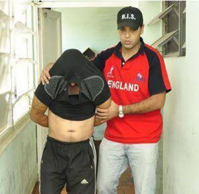 Detenido por intentar quemar a su pareja y su casa
