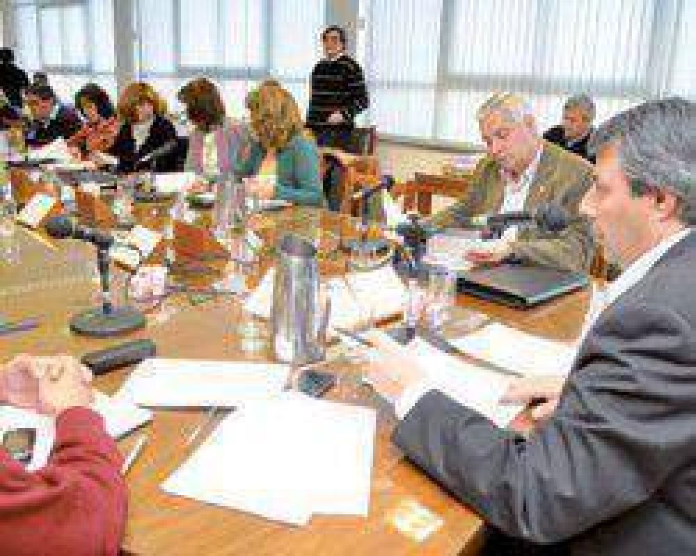 In�dito: la UNSJ aprob� el presupuesto 2013 antes de que comience el a�o