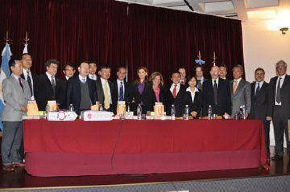 Convenio para instalar f�brica de turbinas y tres parques e�licos