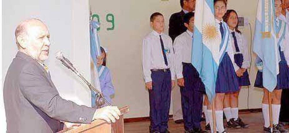 Insfr�n habl� de la crisis global y sus efectos mundiales.