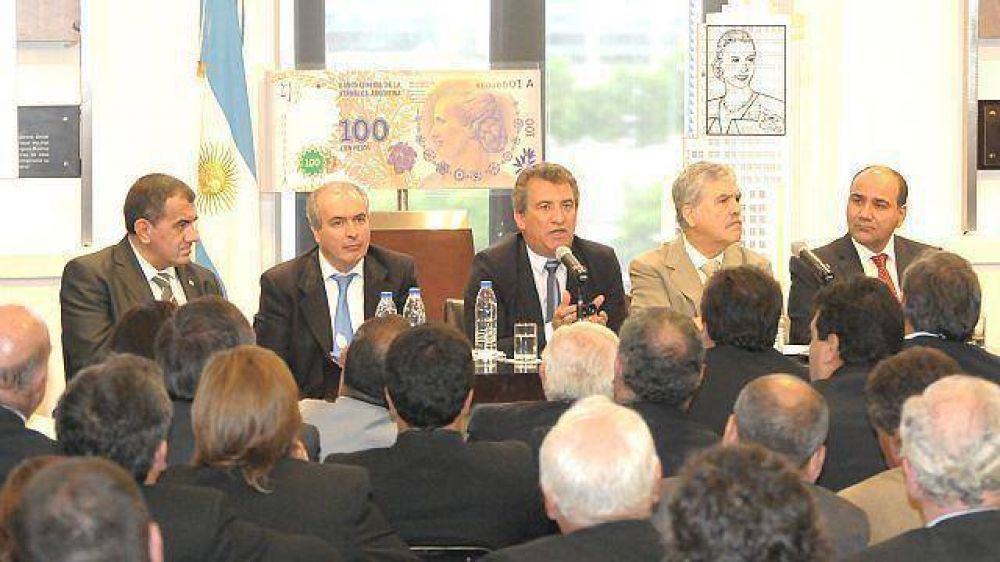 Urribarri consigui� con De Vido obras para todos los intendentes en un a�o electoral