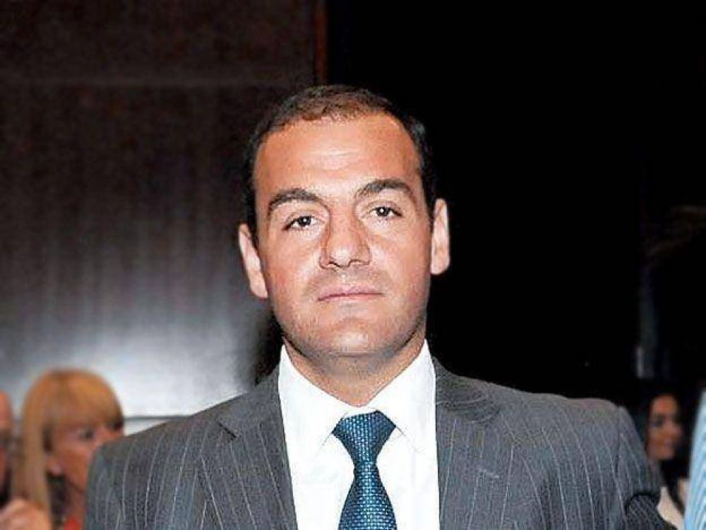Habl� el empresario que viajaba con Genco y dijo que "fue una distracci�n"